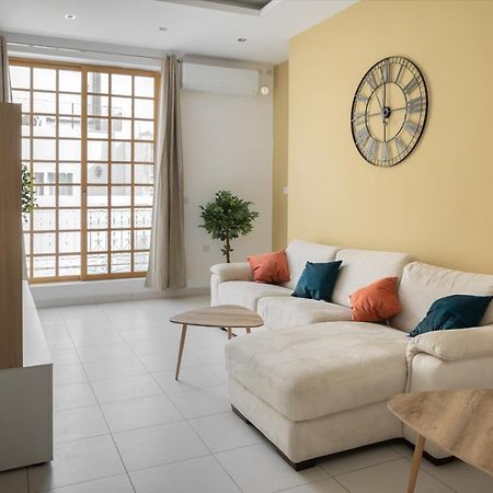 Entire Luxury Sliema Townhouse Steps From Beach Extérieur photo