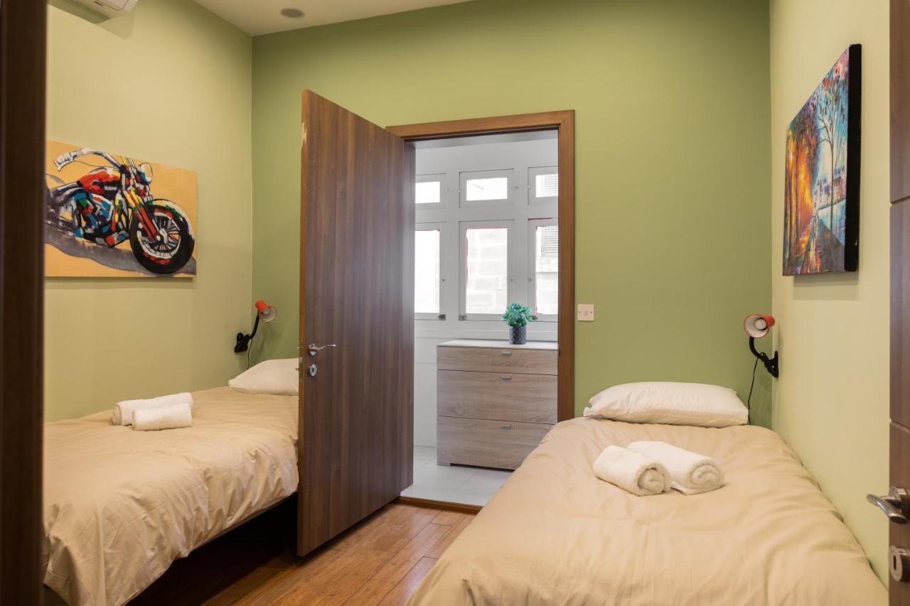 Entire Luxury Sliema Townhouse Steps From Beach Extérieur photo